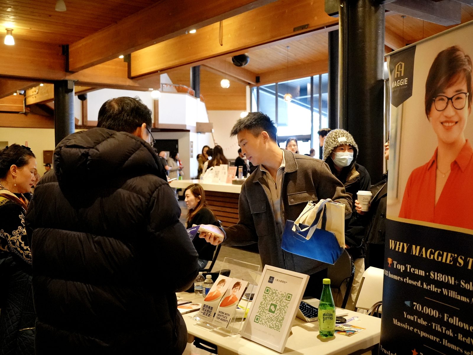 西雅图（Seattle）买家在客户活动现场与麦琪孙团队经纪人一对一咨询
